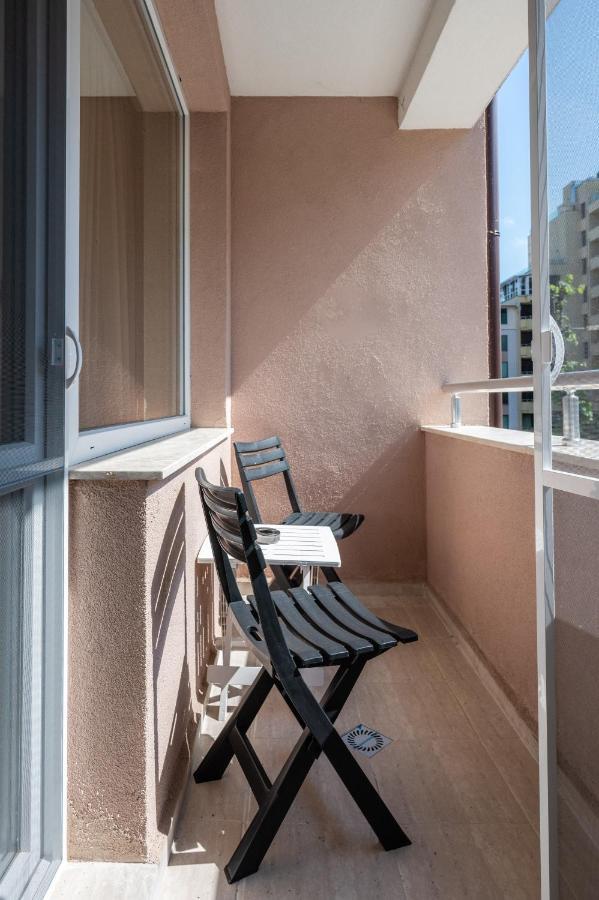 Private With Balcony In Center By Flat Mаnager