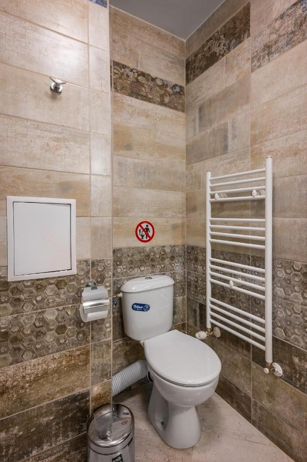 Private With Balcony In Center By Flat Mаnager Appartement Sofia