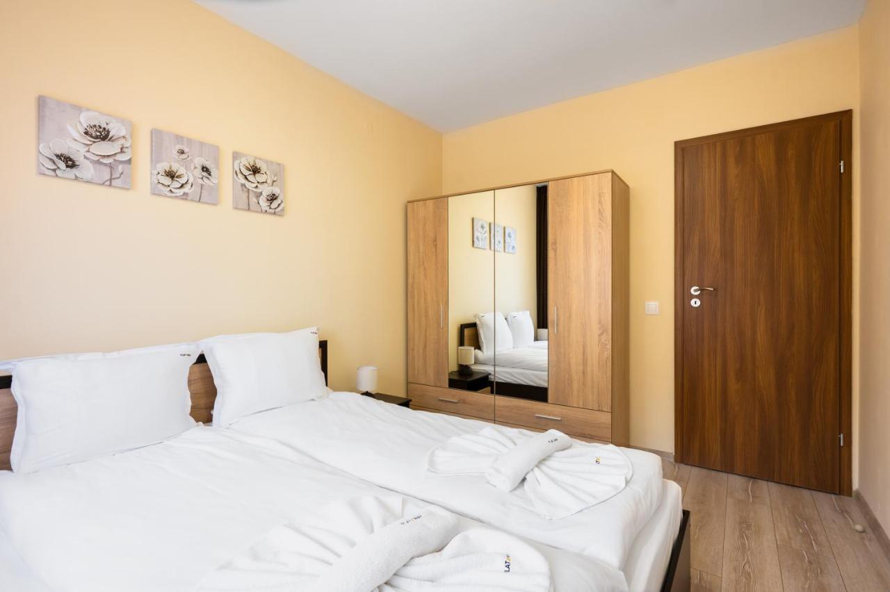 Private With Balcony In Center By Flat Mаnager Apartment