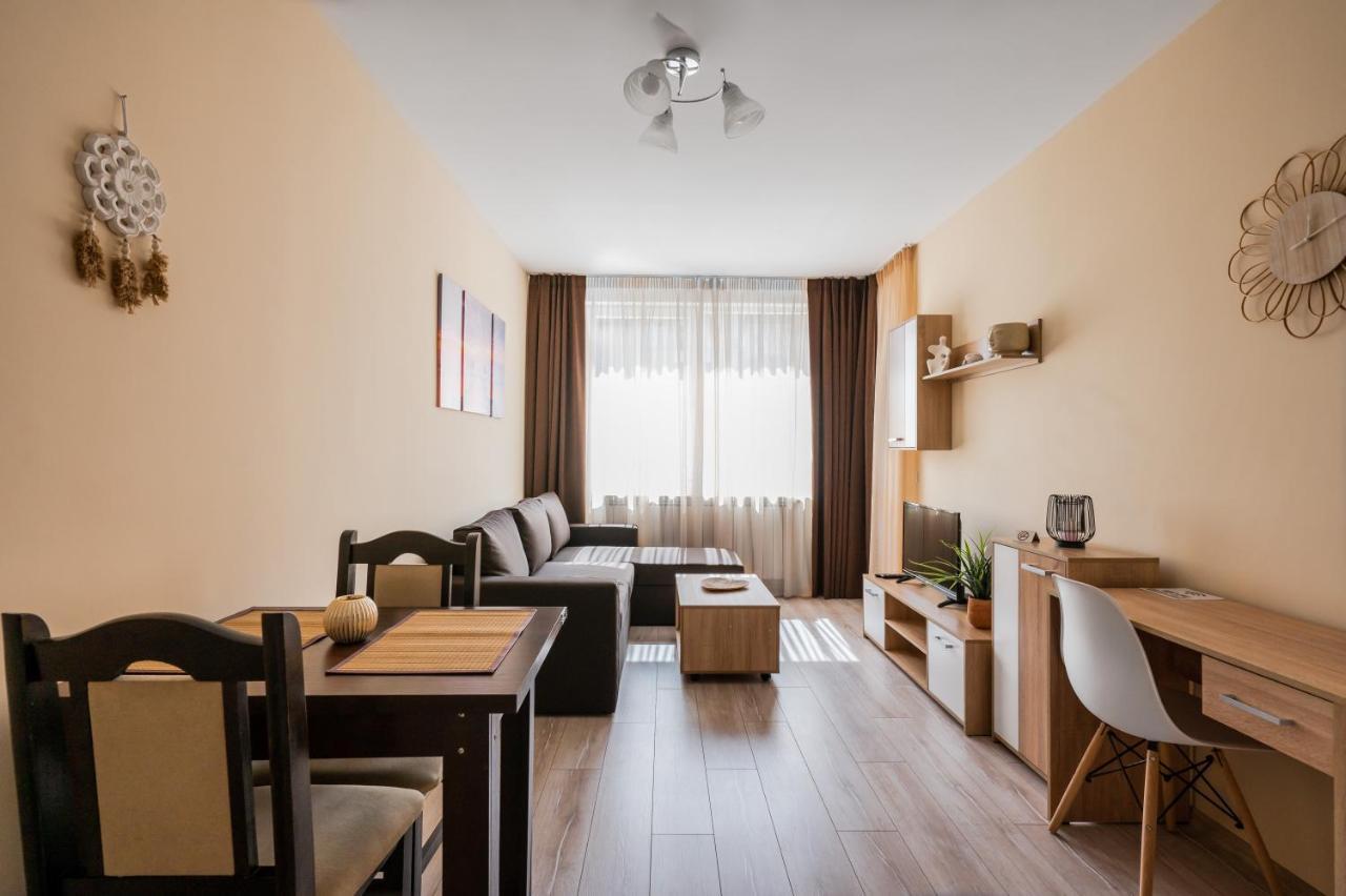 Private With Balcony In Center By Flat Mаnager